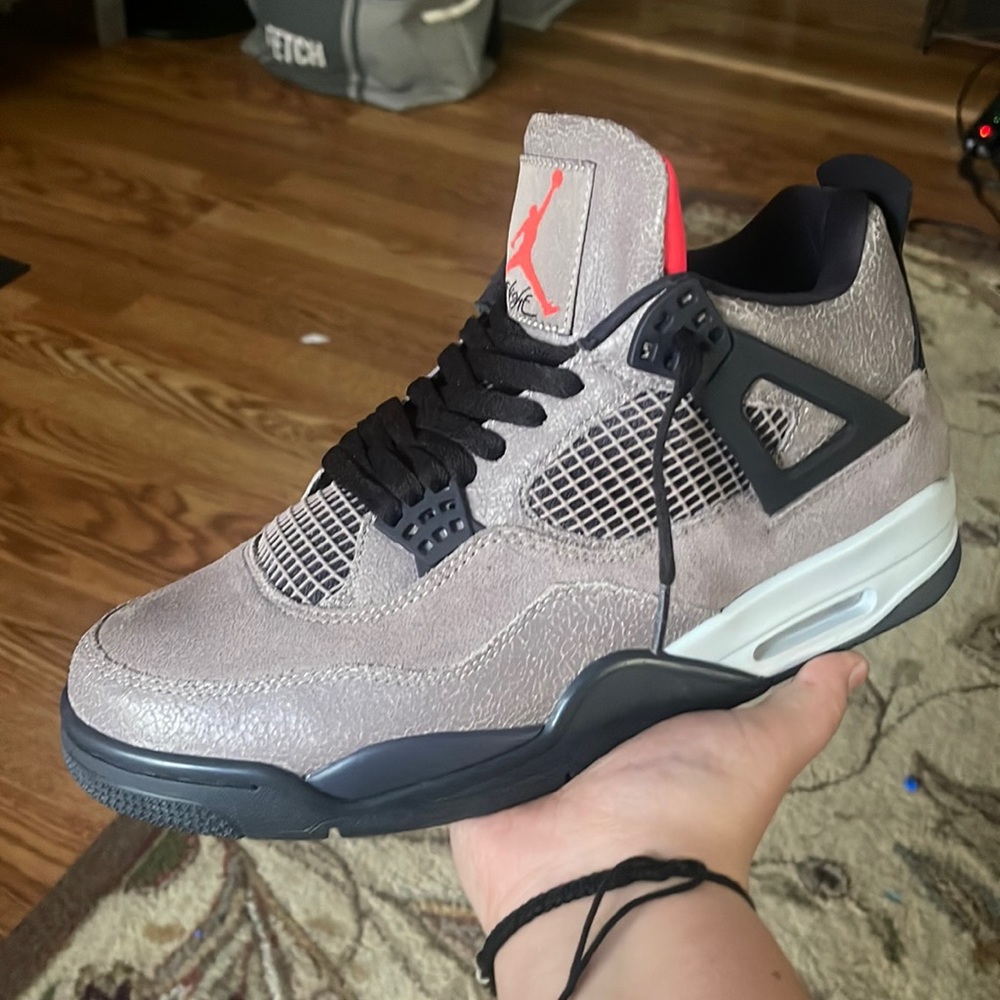 Jordan 4 Taupe Haze